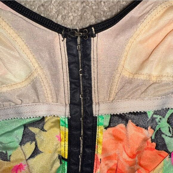 Vtg 90s LaBlanca floral 1 pc high leg deep plunge back/front hook n eye closure - Picture 6 of 11